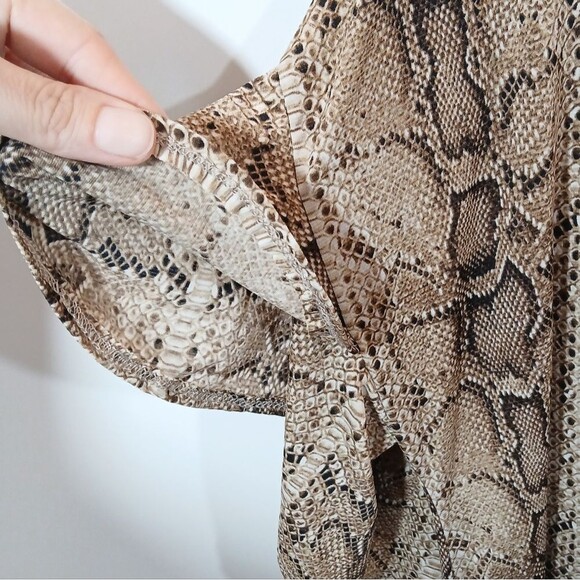 Snake Print Lightweight Pocket Dress - Picture 6 of 7